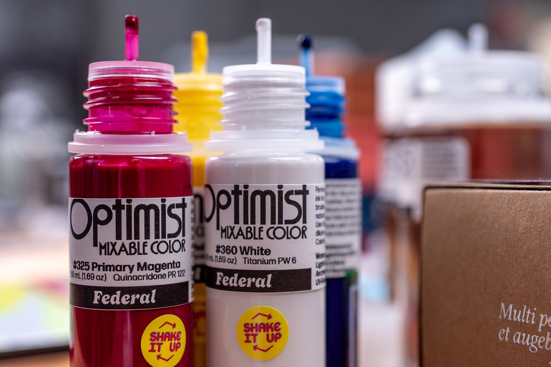 <p>Optimist Mixable Color</p>